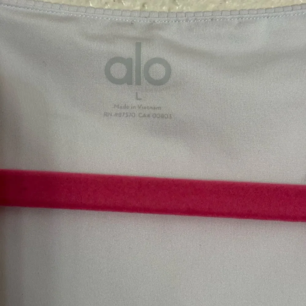 ALO Yoga Blissful Henley Ribbed Bra crop Top White color Size Large
